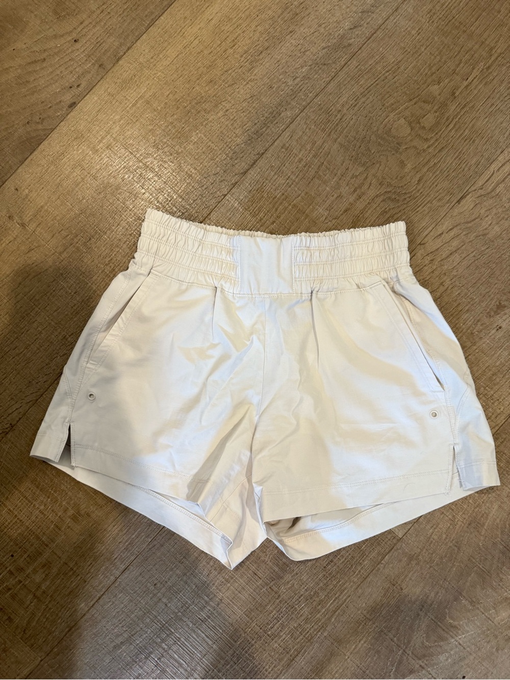 GAP White Elastic-Waist Athletic Shorts